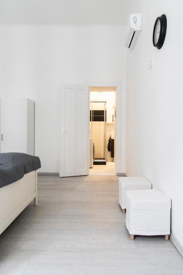 Dora Apartment Near Buda Castle With Parking! Budapest Luaran gambar