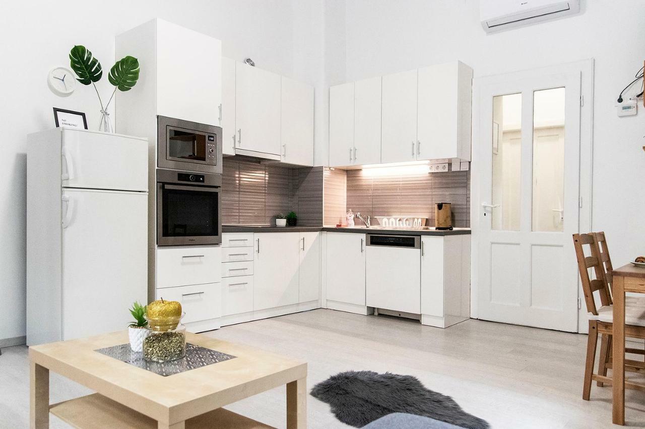 Dora Apartment Near Buda Castle With Parking! Budapest Luaran gambar